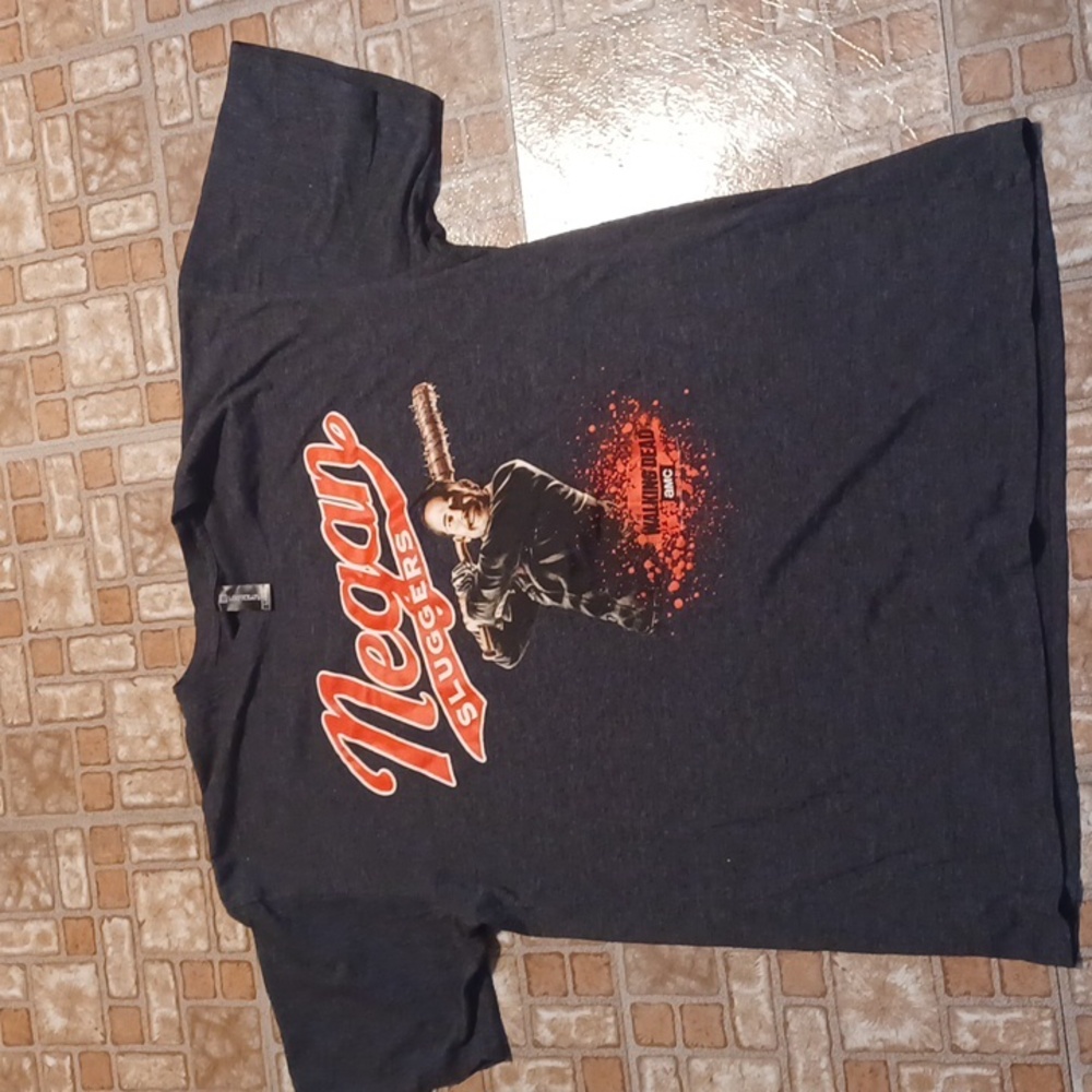 The walking dead tee shirt size large